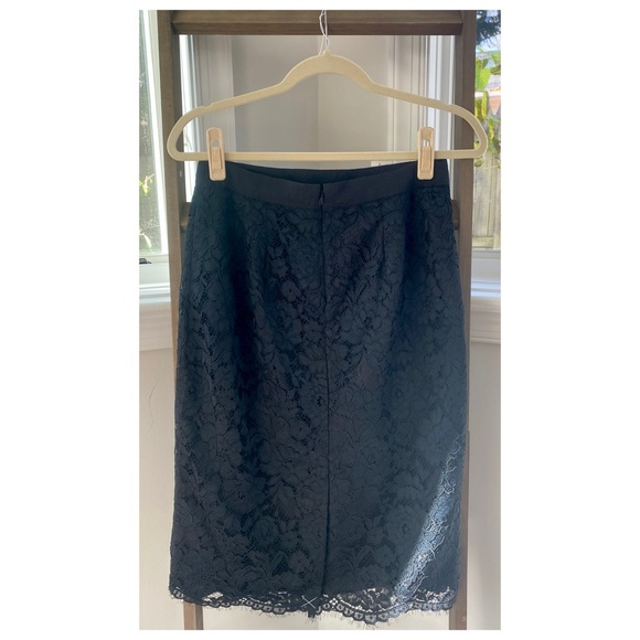 Talbots • Lace Pencil Skirt • Size 4 - Picture 4 of 5